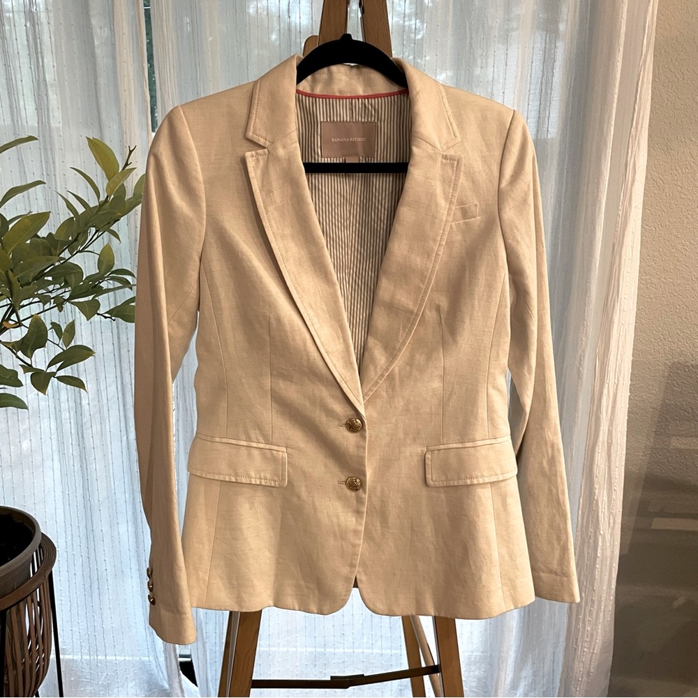 Banana Republic linen blazer with gold buttons